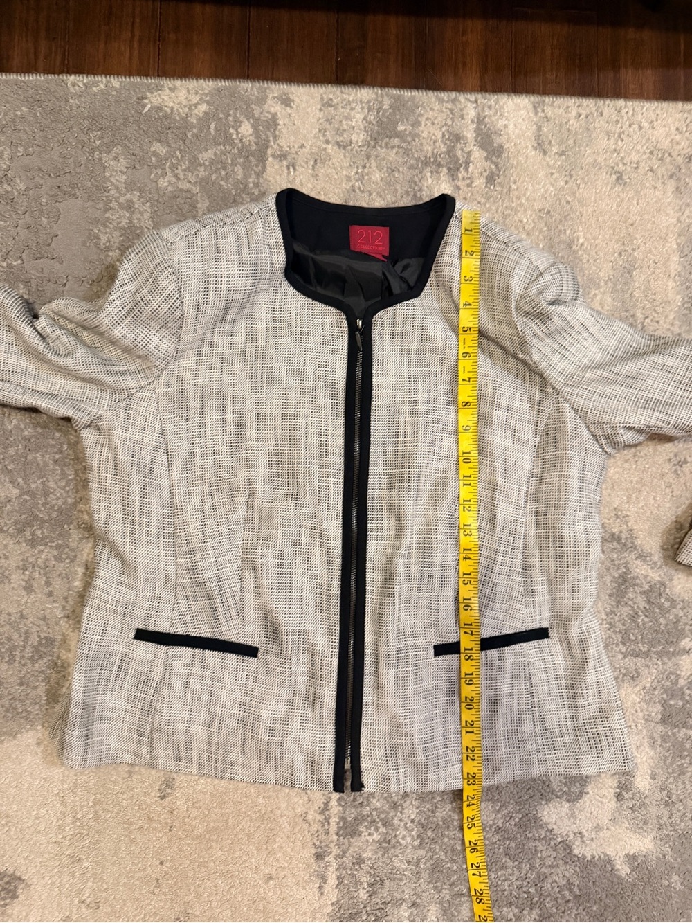 Women’s 212 Collections Contrast-Trim Zip Up Blazer - Picture 6 of 6